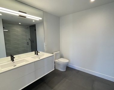 719 N Elizabeth Street - Photo Thumbnail 17