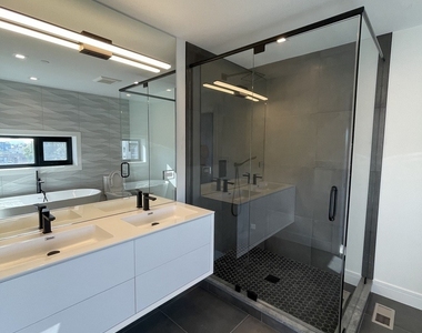 719 N Elizabeth Street - Photo Thumbnail 25