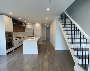 719 N Elizabeth Street - Photo Thumbnail 2