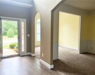 3415 Earhart Way - Photo Thumbnail 8