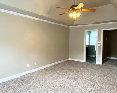 3415 Earhart Way - Photo Thumbnail 15