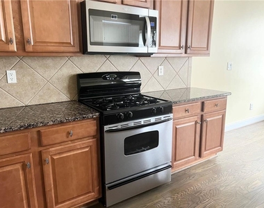 3415 Earhart Way - Photo Thumbnail 5