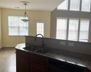 3415 Earhart Way - Photo Thumbnail 6