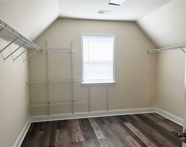 3415 Earhart Way - Photo Thumbnail 22