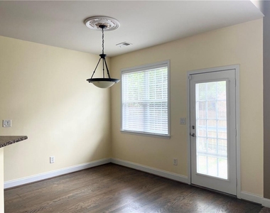 3415 Earhart Way - Photo Thumbnail 7