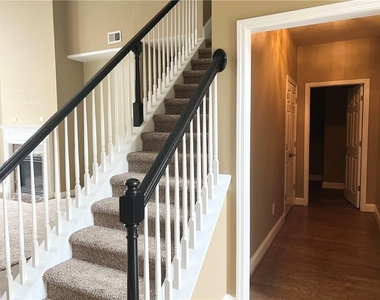 3415 Earhart Way - Photo Thumbnail 11