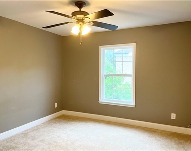 3415 Earhart Way - Photo Thumbnail 25