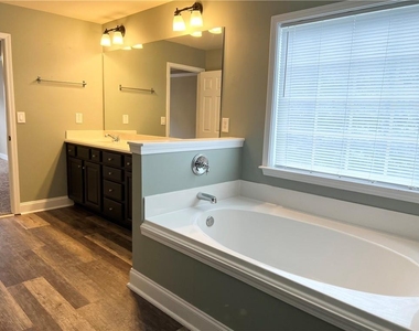 3415 Earhart Way - Photo Thumbnail 16