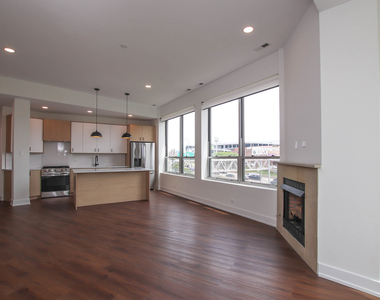 1001 N Milwaukee Avenue - Photo Thumbnail 7