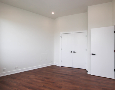 1001 N Milwaukee Avenue - Photo Thumbnail 15