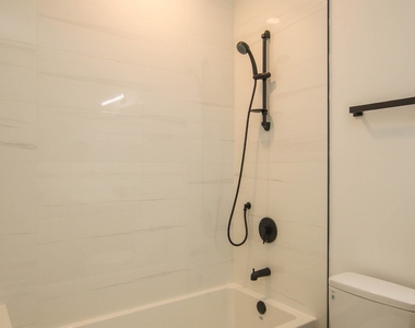 1001 N Milwaukee Avenue - Photo Thumbnail 16