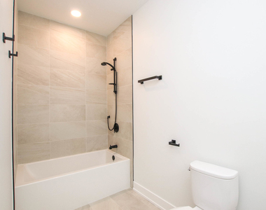 1001 N Milwaukee Avenue - Photo Thumbnail 13