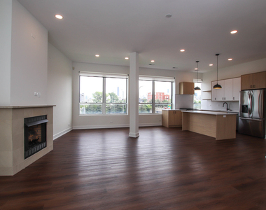 1001 N Milwaukee Avenue - Photo Thumbnail 2
