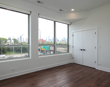 1001 N Milwaukee Avenue - Photo Thumbnail 14