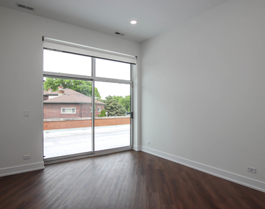 1001 N Milwaukee Avenue - Photo Thumbnail 11