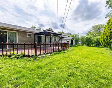 2722 Larkspur Lane - Photo Thumbnail 14