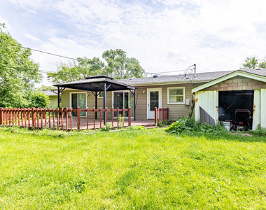 2722 Larkspur Lane - Photo Thumbnail 15