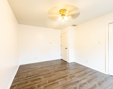2722 Larkspur Lane - Photo Thumbnail 6