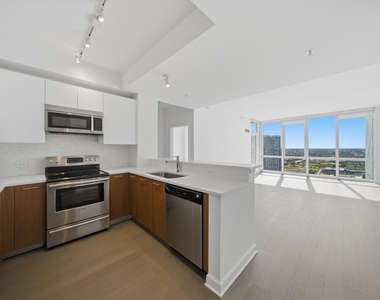 1629 S Prairie Avenue - Photo Thumbnail 5
