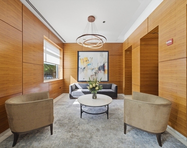 1629 S Prairie Avenue - Photo Thumbnail 1