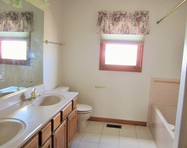 3690 Baybrook Drive - Photo Thumbnail 6