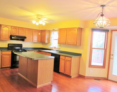 3690 Baybrook Drive - Photo Thumbnail 2