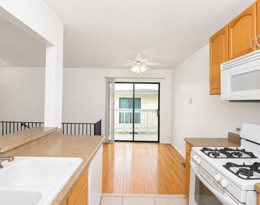 707 Sunfish Point - Photo Thumbnail 11