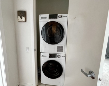 1000 W Leland Avenue - Photo Thumbnail 7