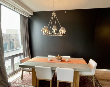 1000 W Leland Avenue - Photo Thumbnail 2