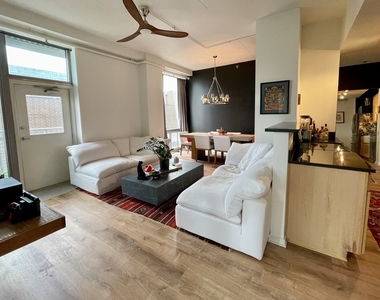 1000 W Leland Avenue - Photo Thumbnail 5