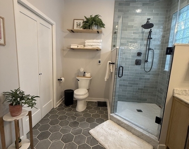 2302 W North Avenue - Photo Thumbnail 14