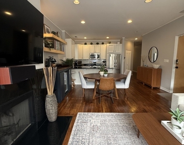 2302 W North Avenue - Photo Thumbnail 3