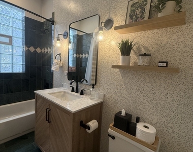 2302 W North Avenue - Photo Thumbnail 17