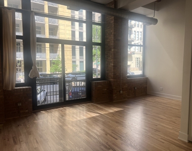 521 W Superior Street - Photo Thumbnail 2