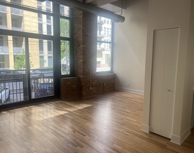 521 W Superior Street - Photo Thumbnail 3