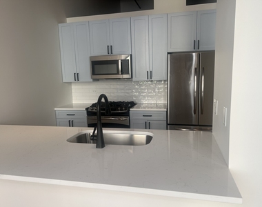 521 W Superior Street - Photo Thumbnail 6