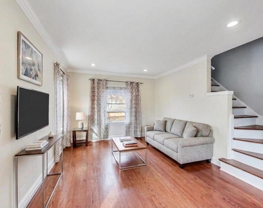 402 N Main Street - Photo Thumbnail 1