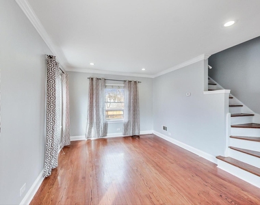 402 N Main Street - Photo Thumbnail 2