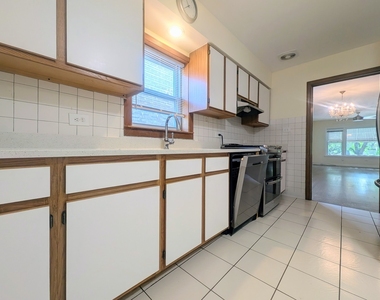 5355 N Central Avenue - Photo Thumbnail 8