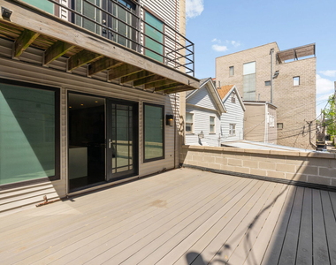 1657 W Erie Street - Photo Thumbnail 10