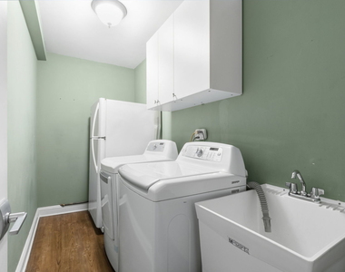 1657 W Erie Street - Photo Thumbnail 17