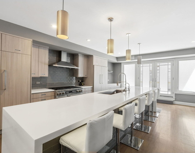 1657 W Erie Street - Photo Thumbnail 6