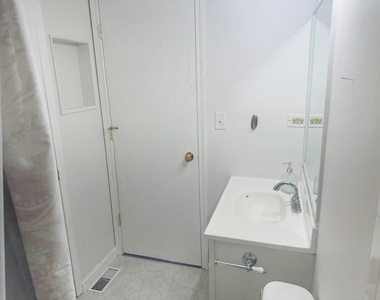 2454 Devonshire Court - Photo Thumbnail 6
