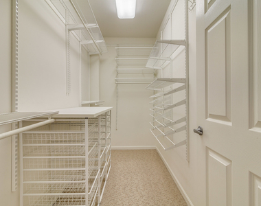 33 W Huron Street - Photo Thumbnail 16