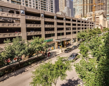 33 W Huron Street - Photo Thumbnail 22