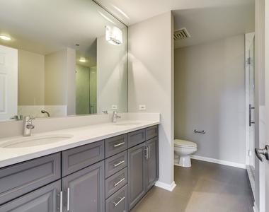 33 W Huron Street - Photo Thumbnail 14