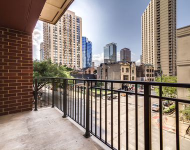 33 W Huron Street - Photo Thumbnail 19