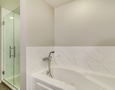 33 W Huron Street - Photo Thumbnail 15