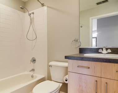 33 W Huron Street - Photo Thumbnail 11
