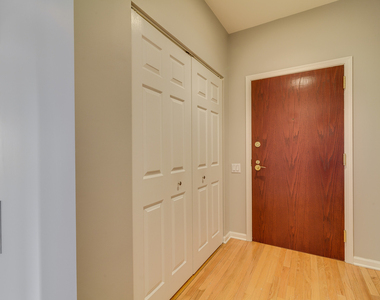 33 W Huron Street - Photo Thumbnail 4